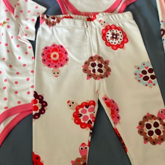 Kate Spade: Pink Turtle Floral Baby Clothing 7 piece Starter Set- 6 months - Picture 14 of 16